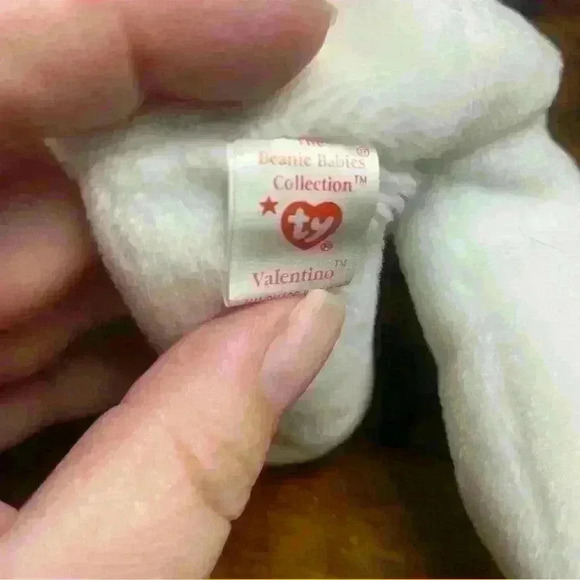 TY Beanie Babies, Valentino, White Valentine Bear with Red heart. Misprinted tag - Picture 7 of 8